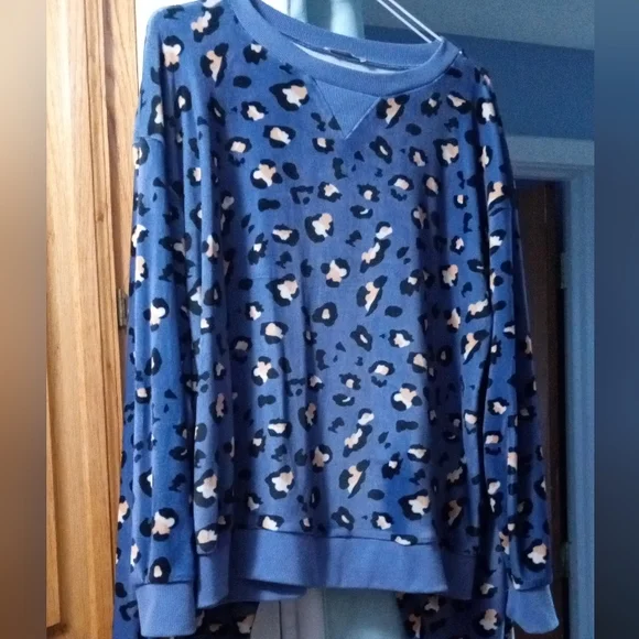 🌠 #191 Leopard Print Blue Pajama or Lounge Set - Picture 1 of 11